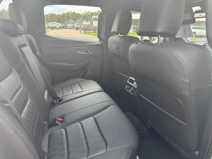 2025 ISUZU D-MAX BLADE