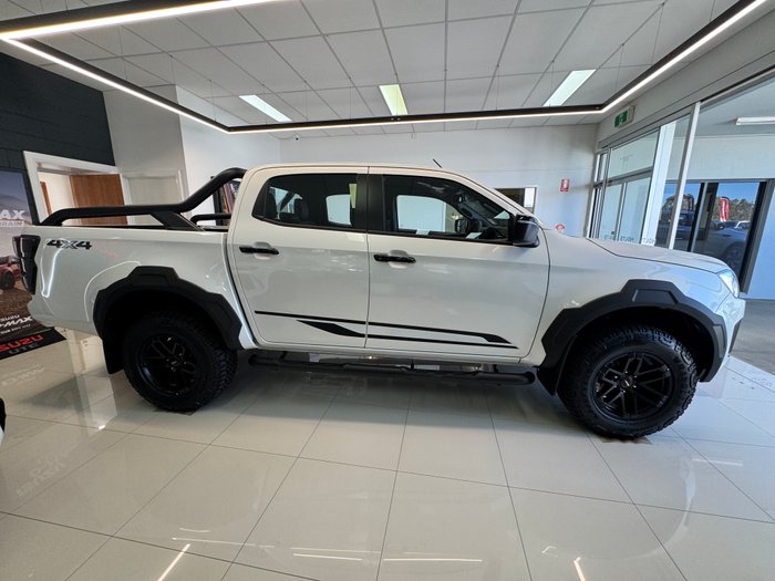 2025 ISUZU D-MAX BLADE