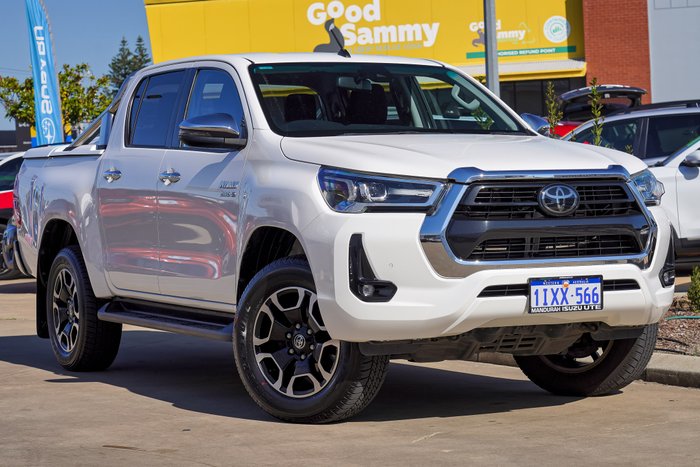 2021 Toyota Hilux SR5