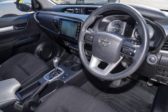 2021 Toyota Hilux SR5
