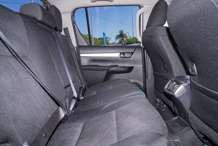 2021 Toyota Hilux SR5