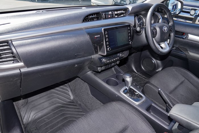 2021 Toyota Hilux SR5