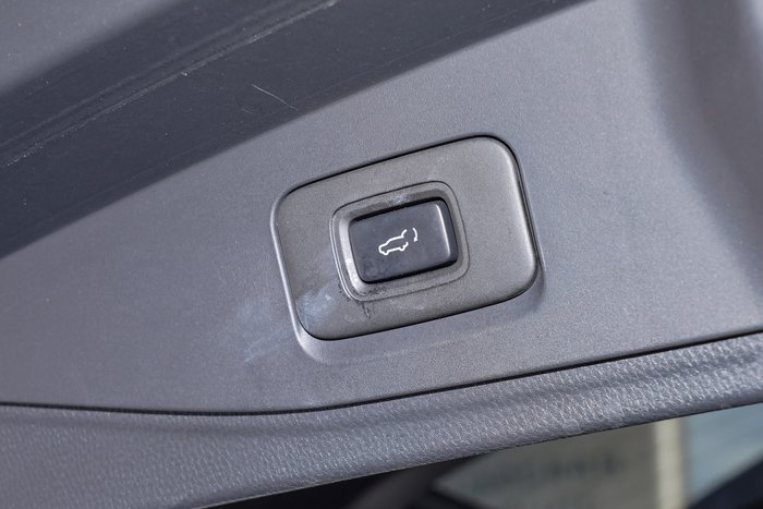 2022 Isuzu MU-X LS-U