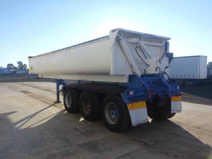 2010 Boomerang Tri Axle Side Tipper