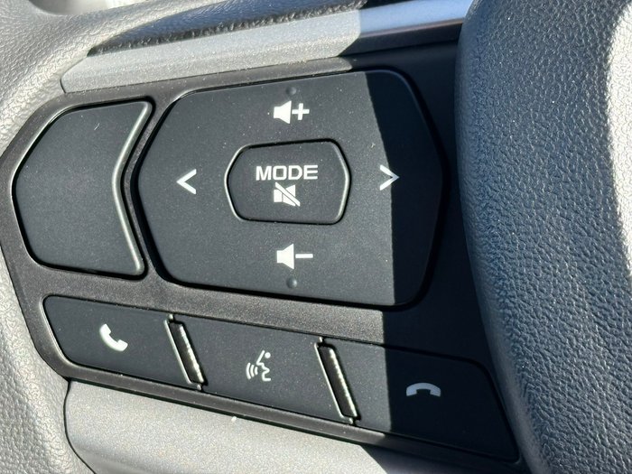 2025 Isuzu D-MAX LS-M