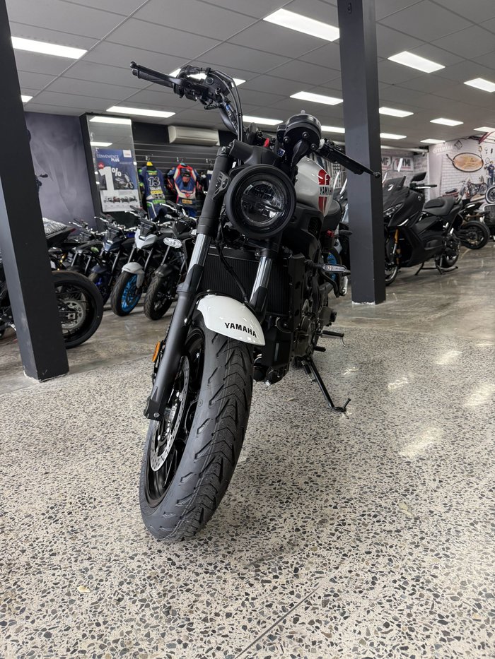 2025 YAMAHA XSR700