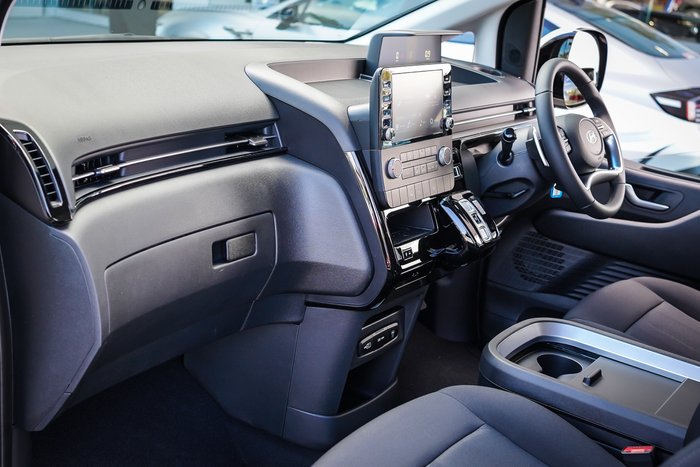 2025 Hyundai STARIA