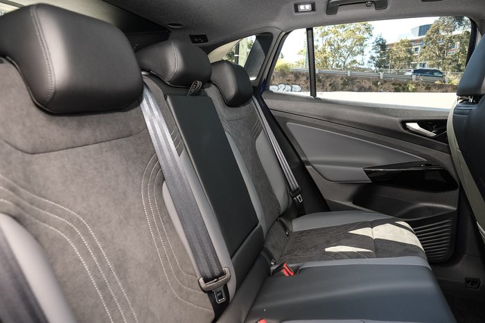 2025 Volkswagen ID.4 Pro