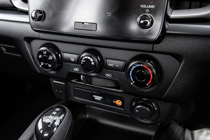 2025 Mazda BT-50 XS