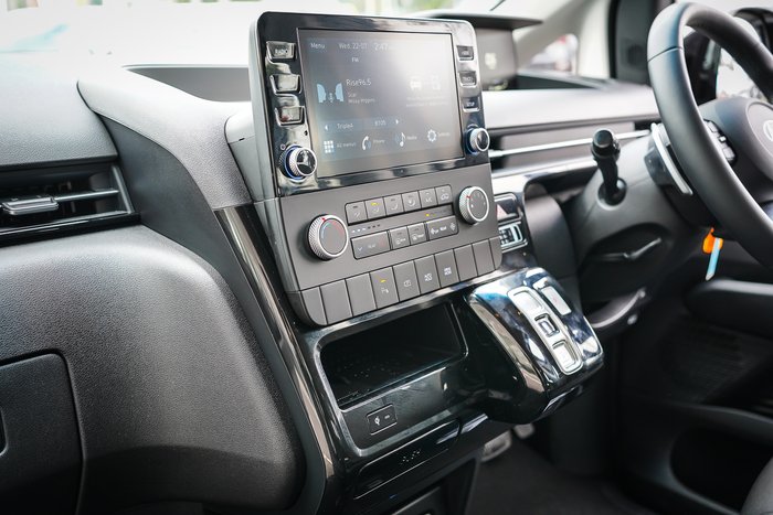 2025 Hyundai STARIA