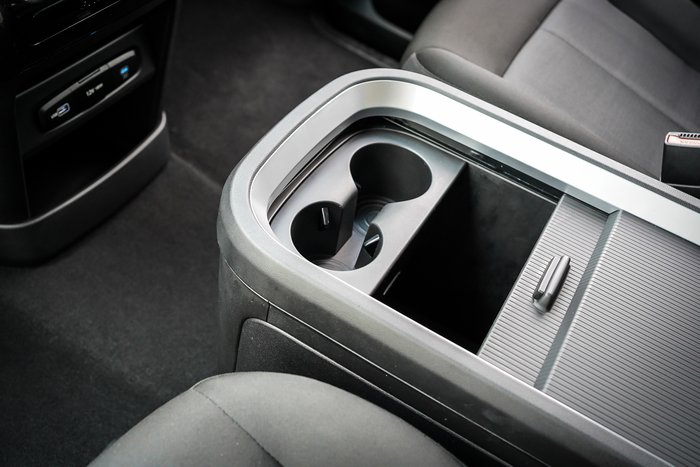 2025 Hyundai STARIA
