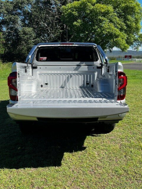 2024 NISSAN NP300 NAVARA ST