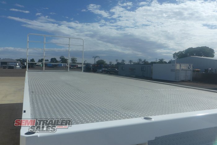 2018 Maxitrans 12 Pallet Flat Top A Trailer