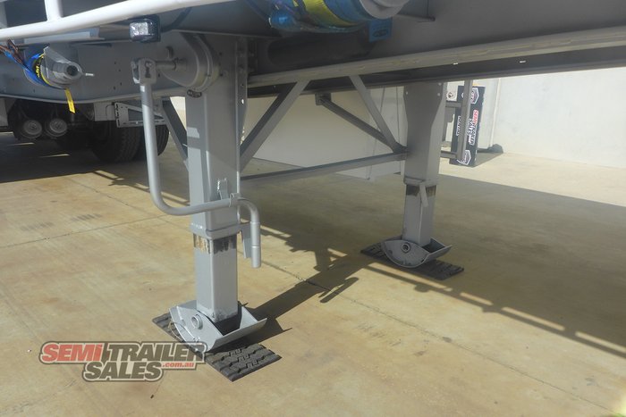 2018 Maxitrans 12 Pallet Flat Top A Trailer