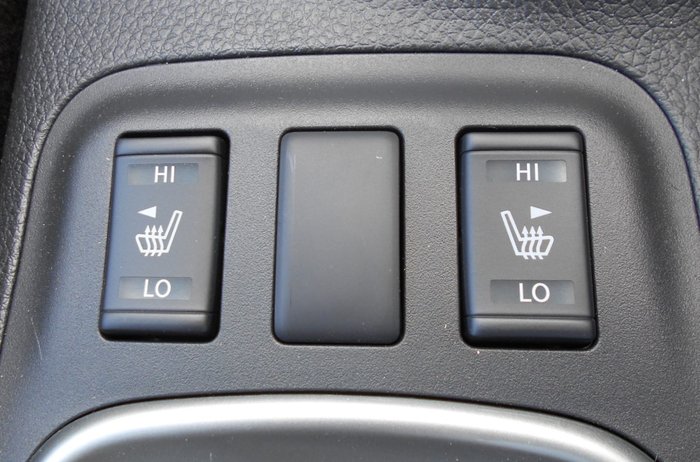 2025 Nissan Navara ST-X