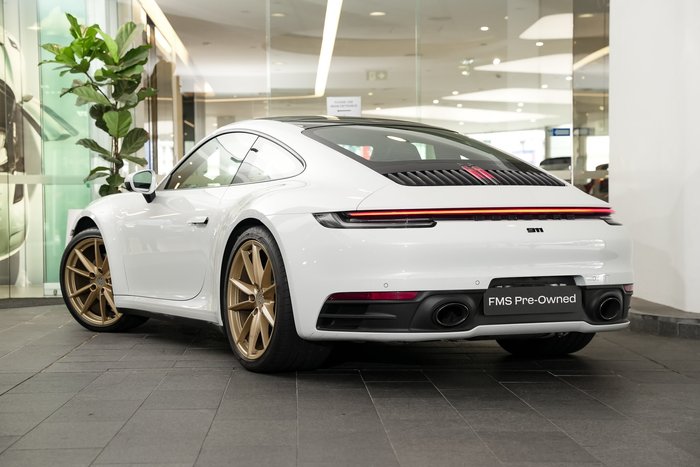 2021 Porsche 911 Carrera