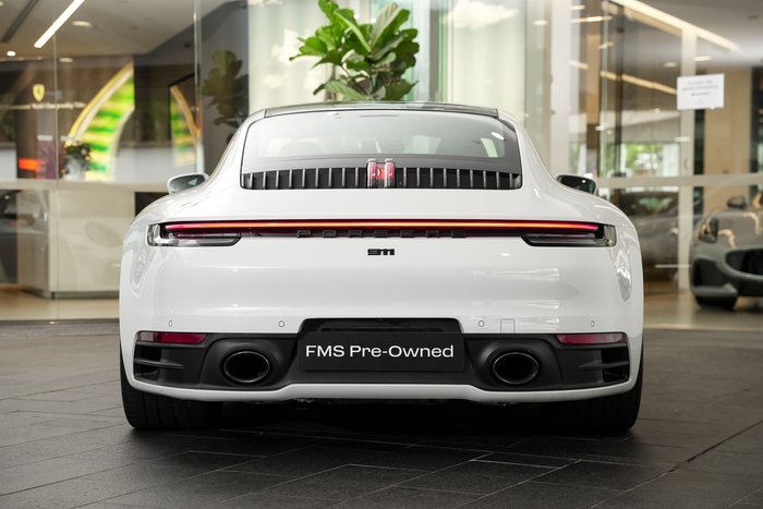 2021 Porsche 911 Carrera