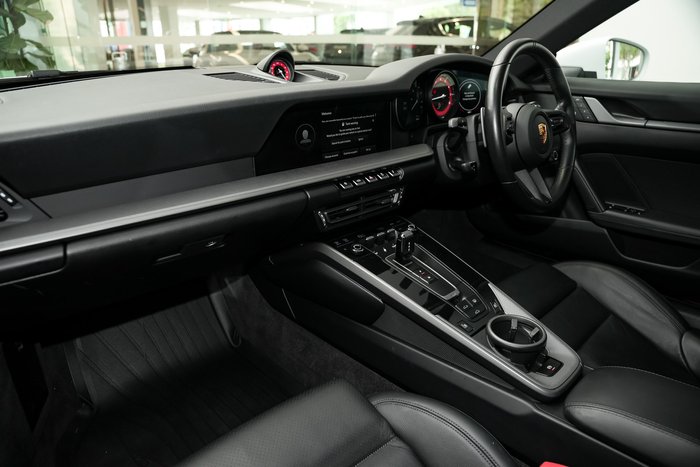 2021 Porsche 911 Carrera