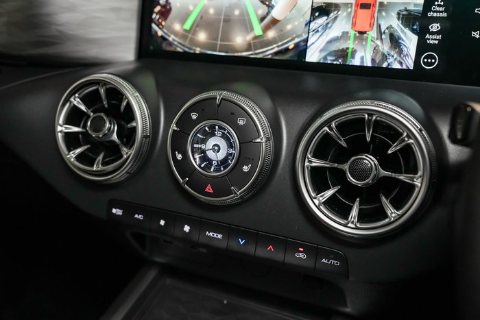 2025 GWM Tank 300 Lux