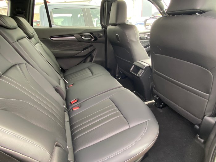 2025 ISUZU MU-X LS-T