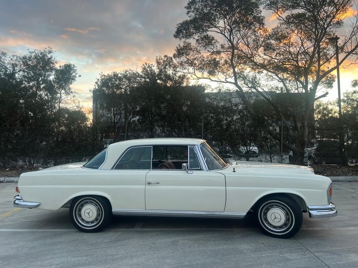1986 Mercedes Benz 280 SE