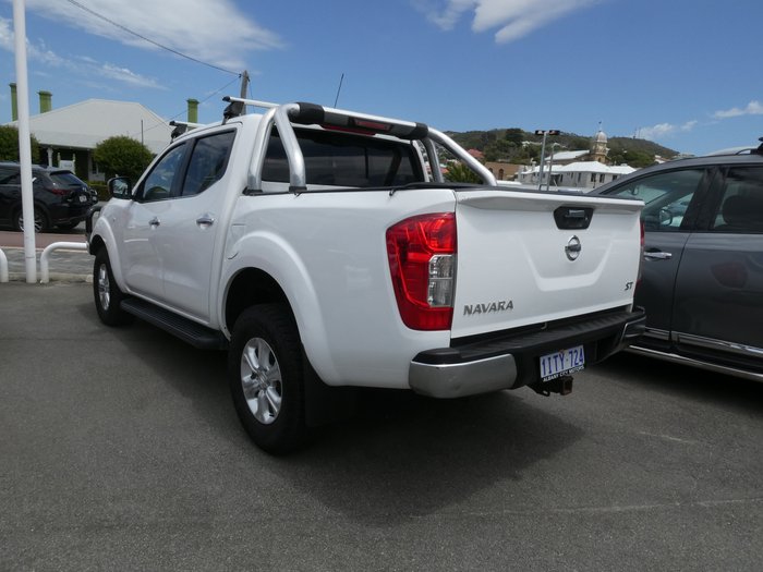2020 Nissan Navara ST (4x4)