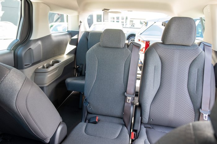 2025 Kia Carnival S