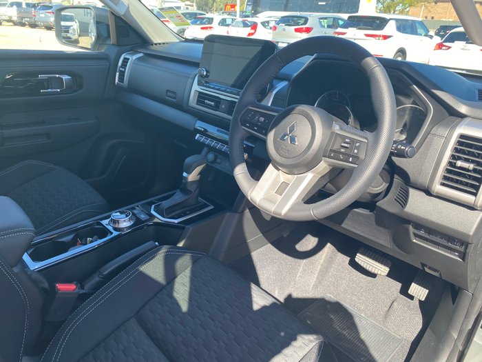 2025 MITSUBISHI Triton GLS