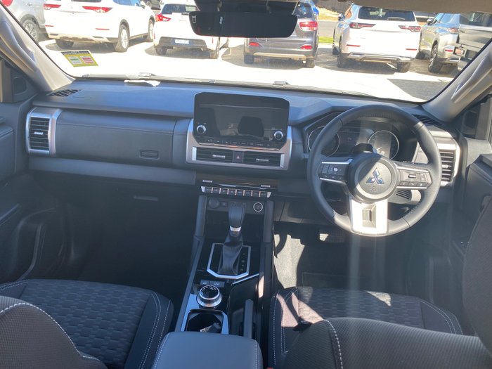 2025 MITSUBISHI Triton GLS