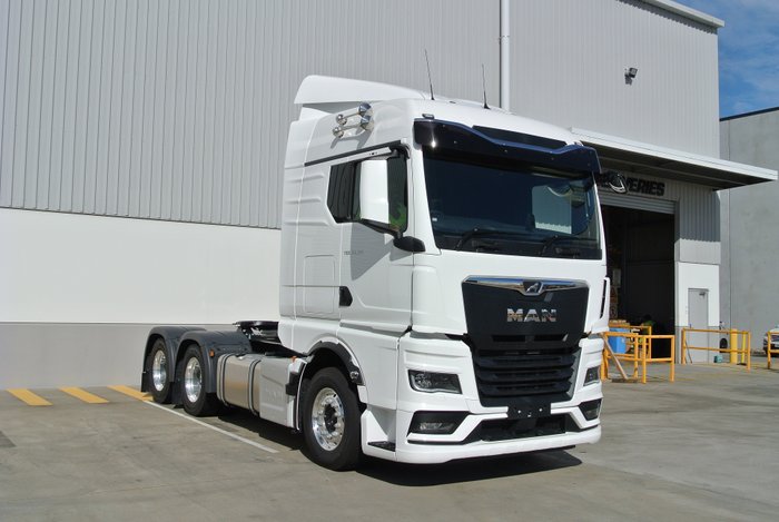 MAN TGX 26.520 6x4 BL SA Tractor