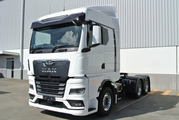 MAN TGX 26.520 6x4 BL SA Tractor