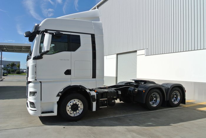 MAN TGX 26.520 6x4 BL SA Tractor