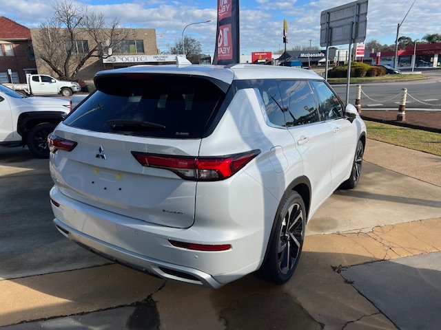 2024 MITSUBISHI OUTLANDER EXCEED