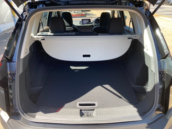 2025 Nissan X-TRAIL ST 2WD