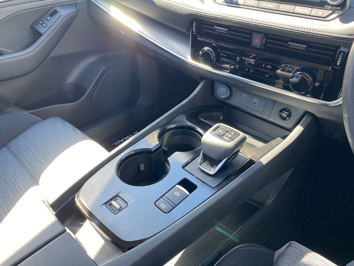 2025 Nissan X-TRAIL ST 2WD