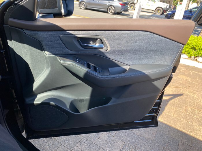 2025 Nissan X-TRAIL ST 2WD