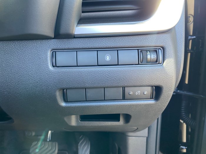 2025 Nissan X-TRAIL ST 2WD