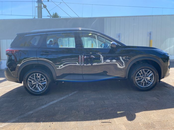 2025 Nissan X-TRAIL ST 2WD