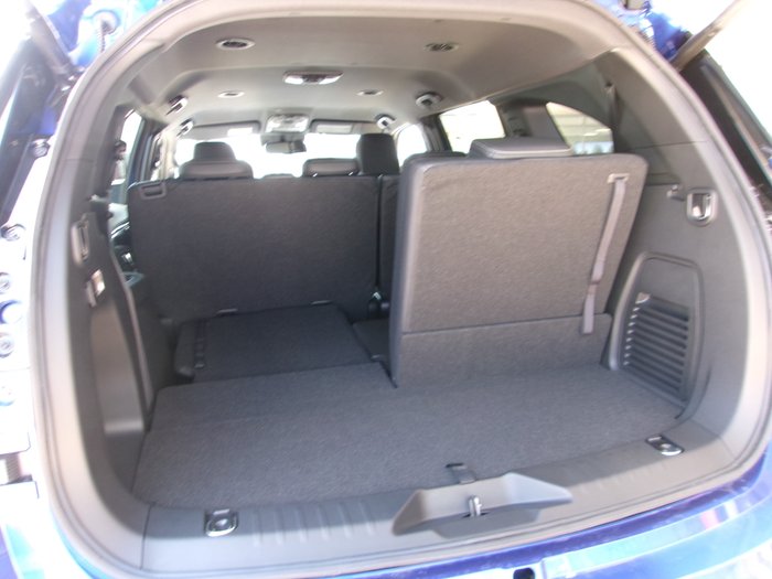 2025 Isuzu MU-X MY25.5 Isuzu MU-X 4X4 LST 2.2 L Automatic (UJOR513D) inc Towbar, Floor mats, Slimline Weathershields, Healight Protectors, Wireless Phone charger, Tint