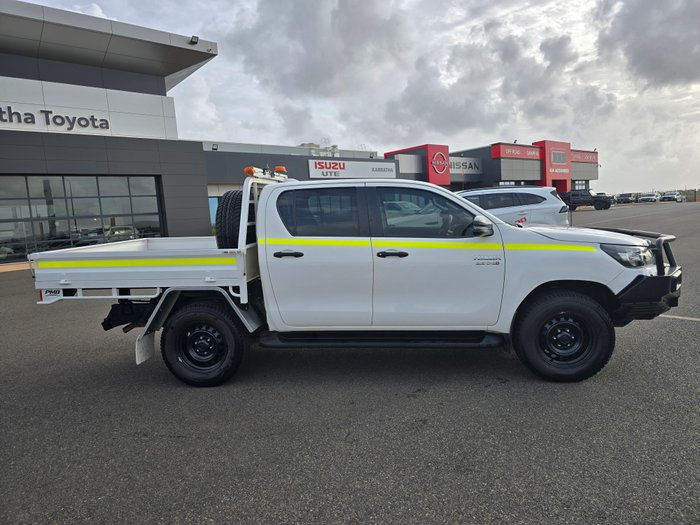 2022 Toyota Hilux SR Glacier White
