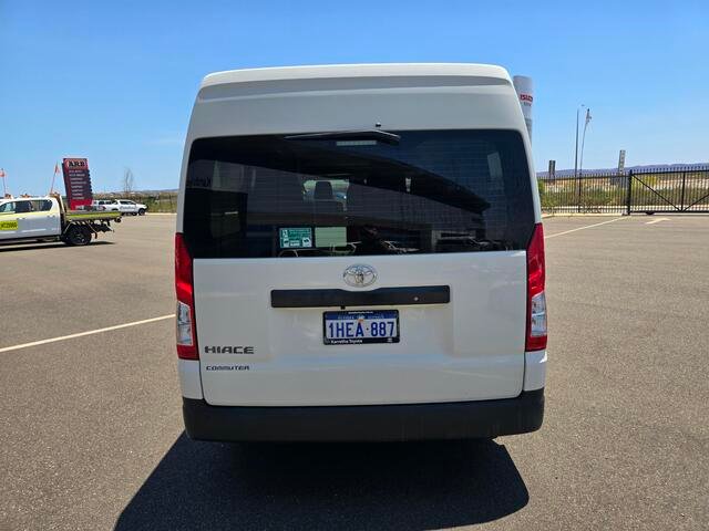 2020 TOYOTA HIACE Commuter Bus DSL AT (White Only) French Vanilla