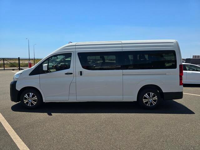 2020 TOYOTA HIACE Commuter Bus DSL AT (White Only) French Vanilla