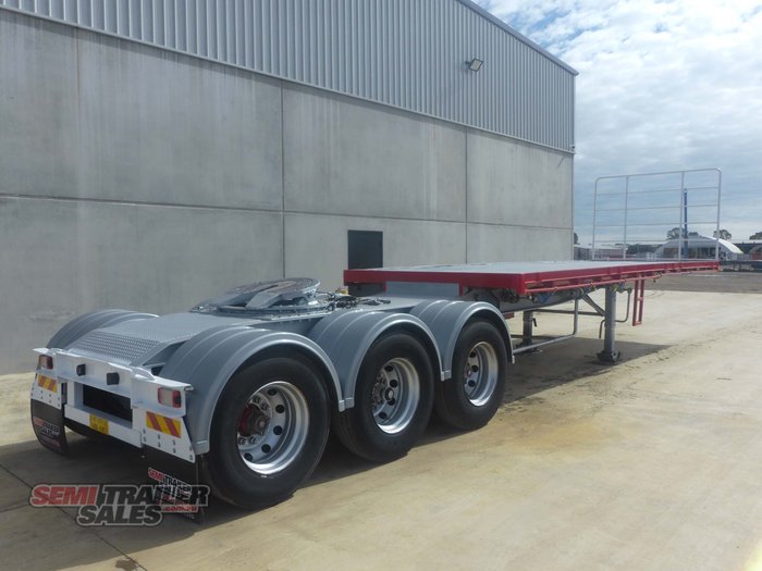 2004 Maxitrans 12 Pallet Flat Top A Trailer