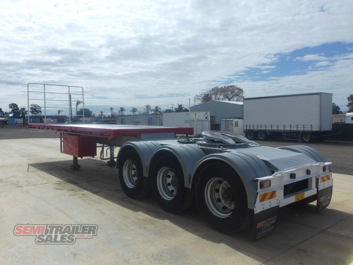 2004 Maxitrans 12 Pallet Flat Top A Trailer