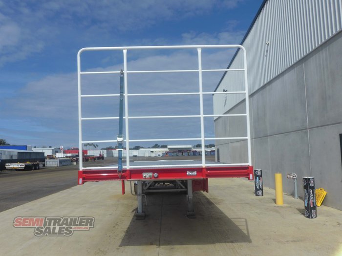 2004 Maxitrans 12 Pallet Flat Top A Trailer