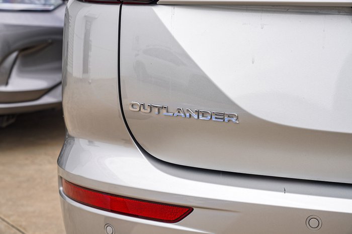 2022 Mitsubishi Outlander Exceed