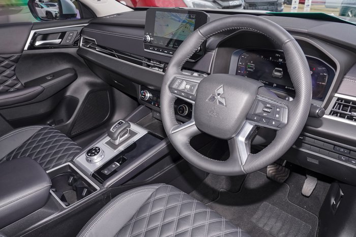 2022 Mitsubishi Outlander Exceed