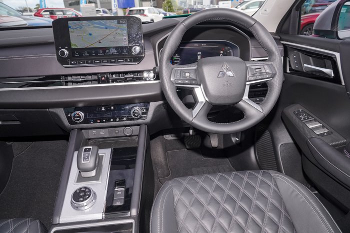 2022 Mitsubishi Outlander Exceed