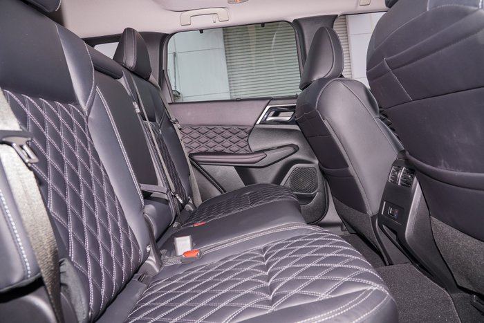 2022 Mitsubishi Outlander Exceed