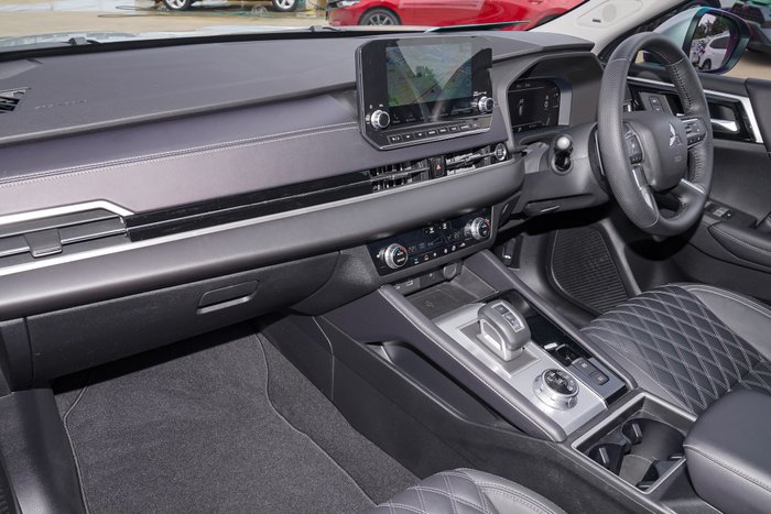 2022 Mitsubishi Outlander Exceed